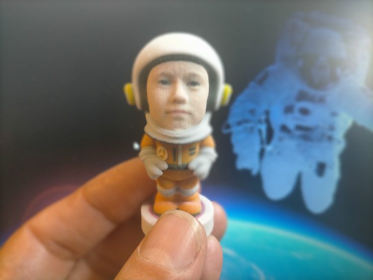 3D astronaut figurine the bobbleshop 3d scanner
