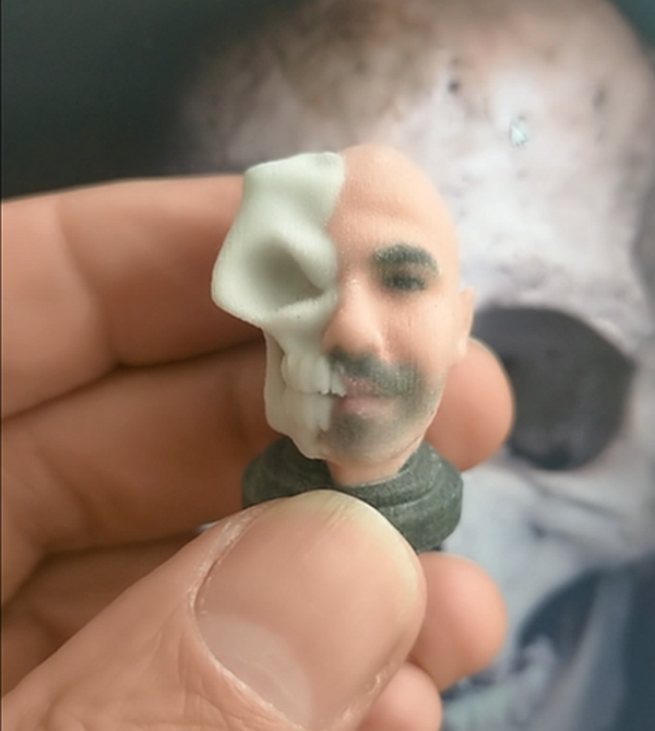 3d figurines van een schedel