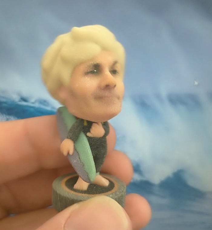 3d surfer by the Bobbleshop 3D figurines 3d poppetjes golfsurfer